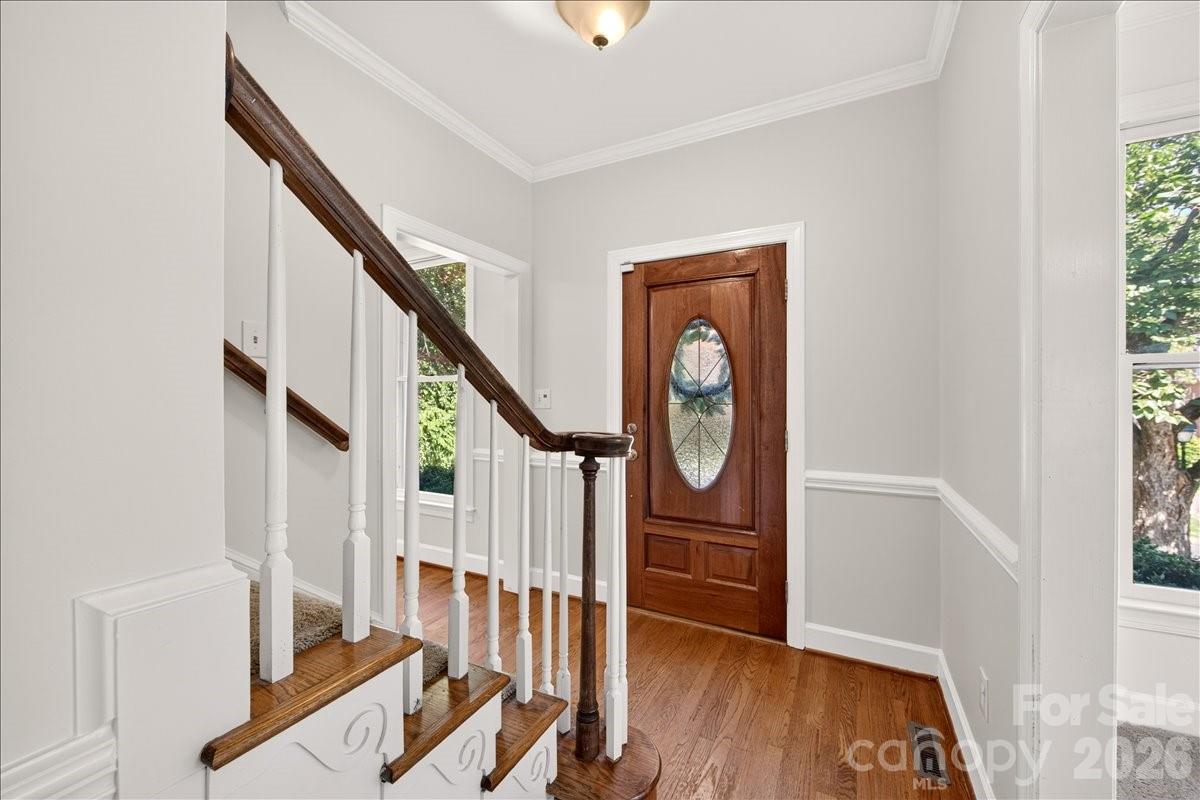 6912 Foxglove Drive