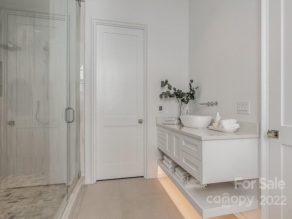 Kenwood Sharon Lane - Residential