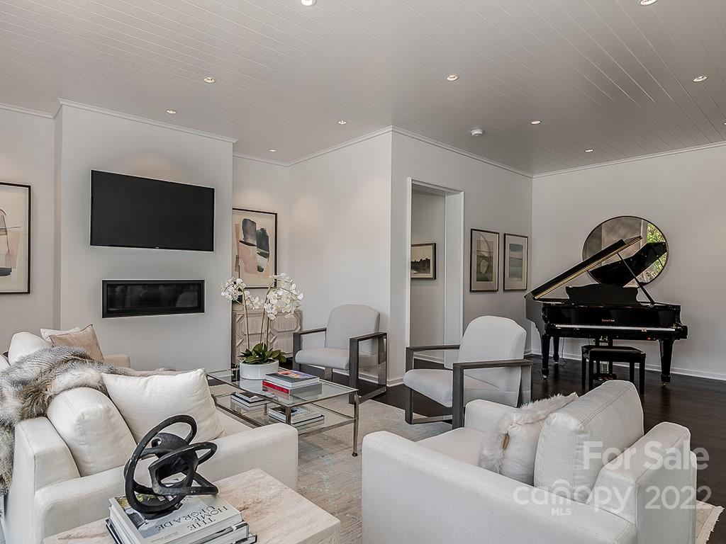 Kenwood Sharon Lane - Residential