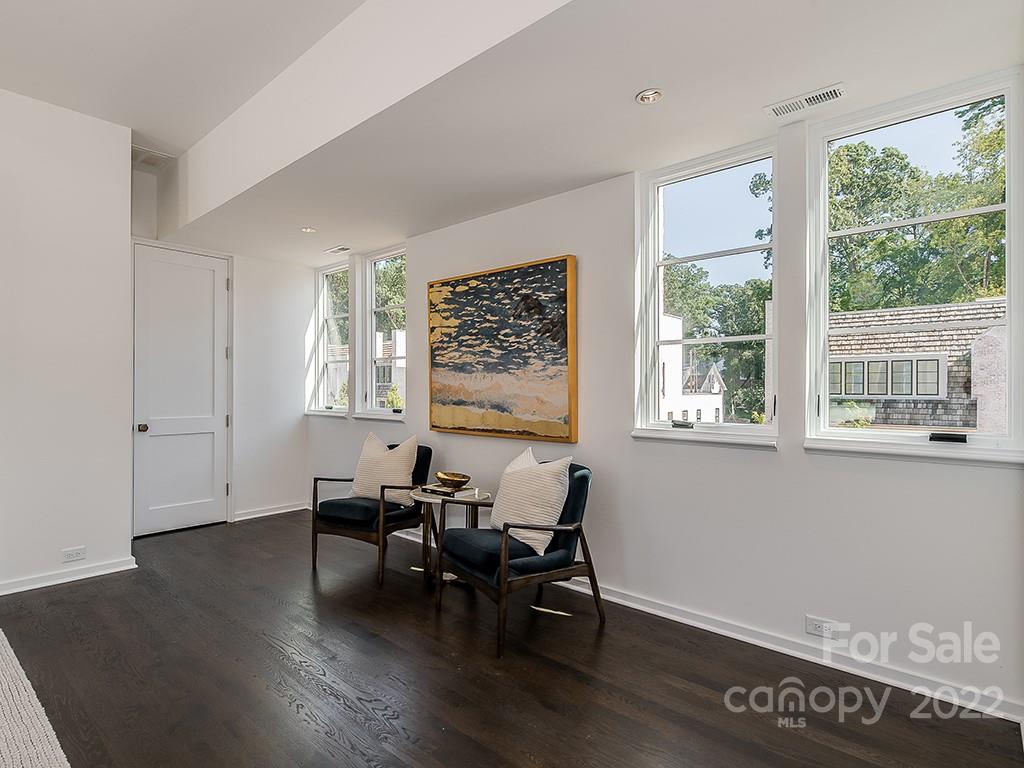 Kenwood Sharon Lane - Residential