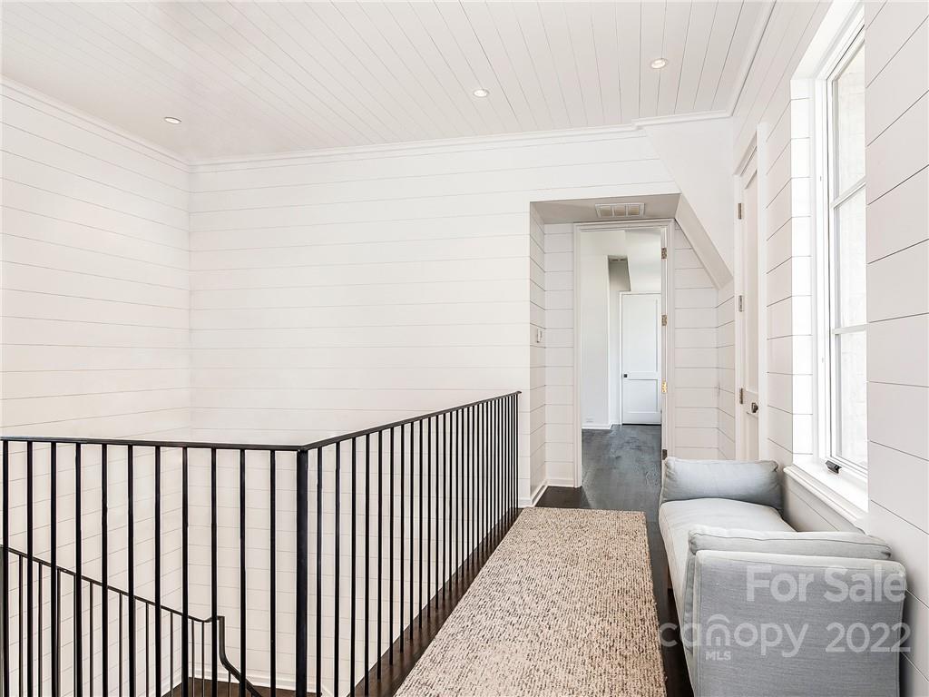 Kenwood Sharon Lane - Residential