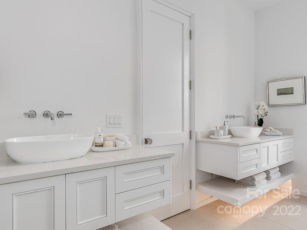 Kenwood Sharon Lane - Residential