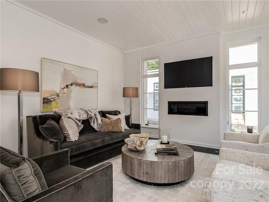 Kenwood Sharon Lane - Residential