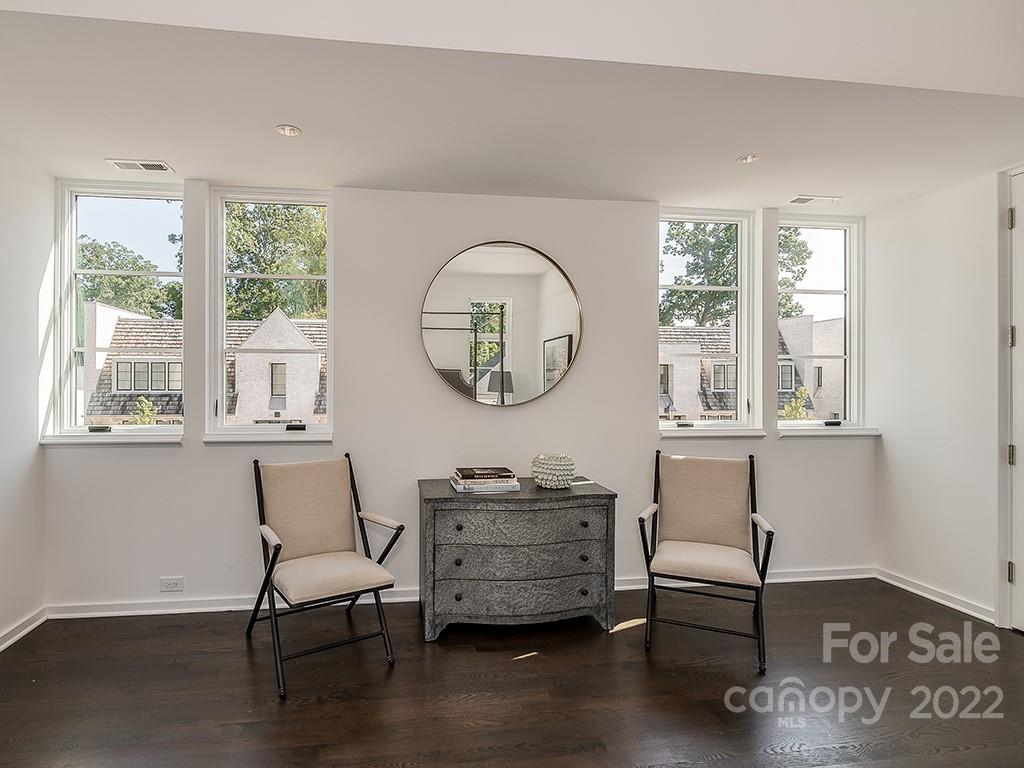 Kenwood Sharon Lane - Residential