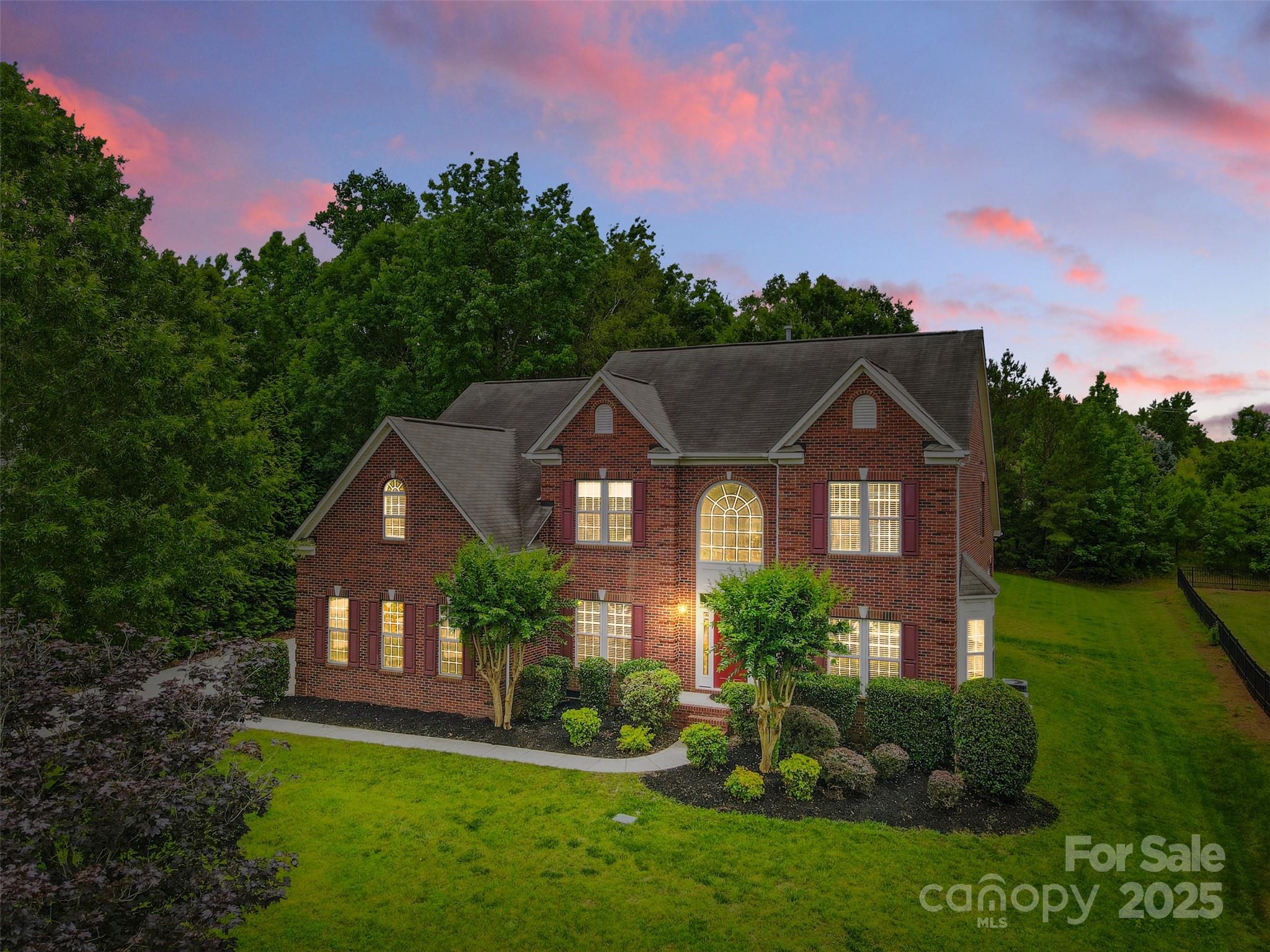 3213 Strawberry Road