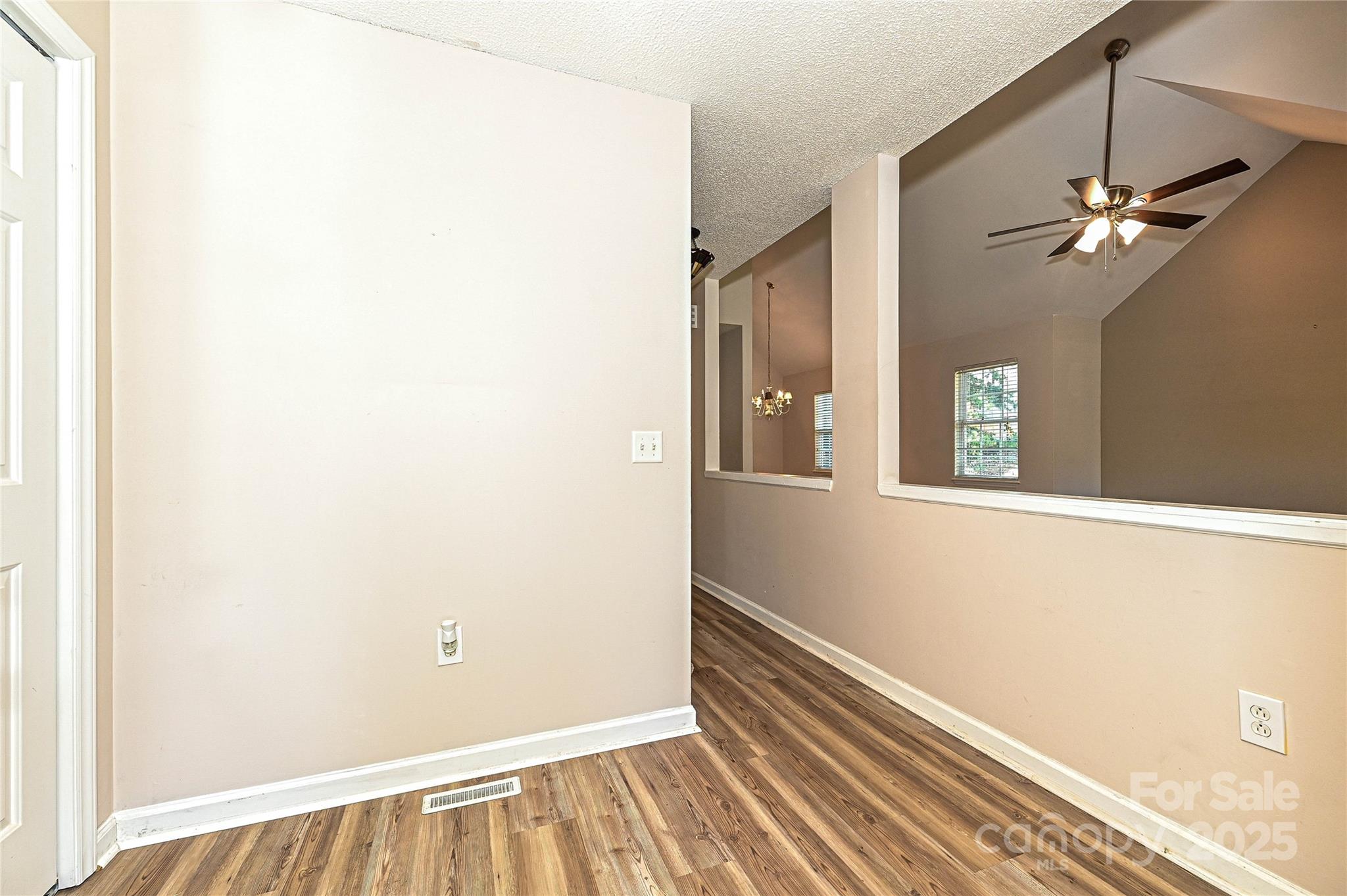 7705 Red Robin Trail