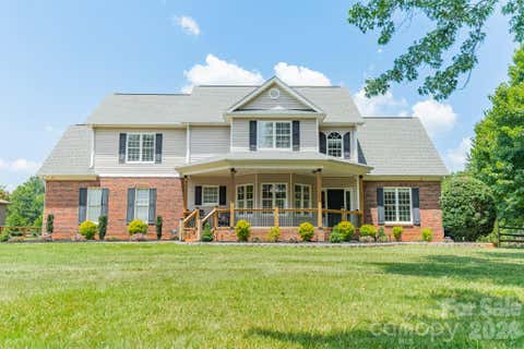 Photo of 151 Turnberry Lane, Mooresville, NC 28117 (MLS # 4399986)