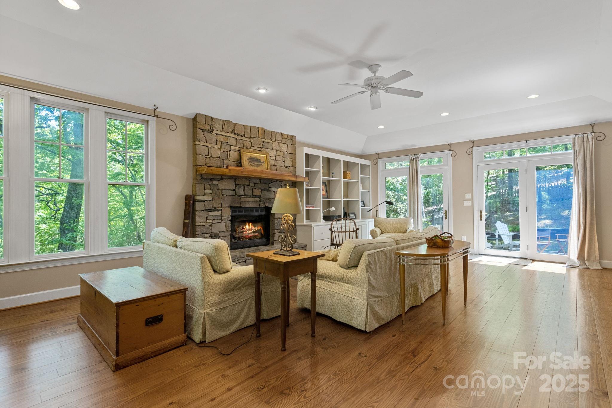 2825 Hunting Country Road