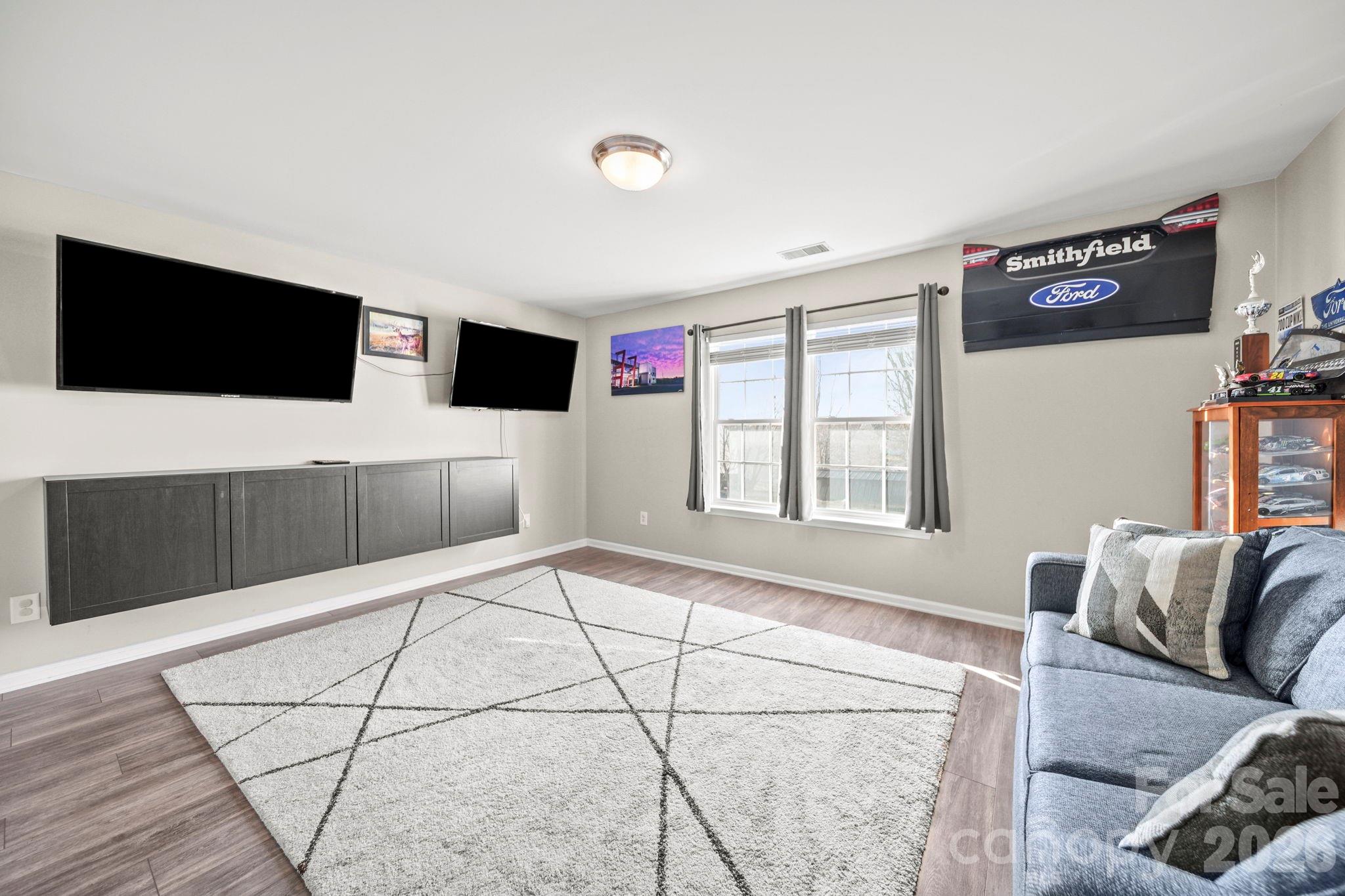 Mallard Pointe - Residential