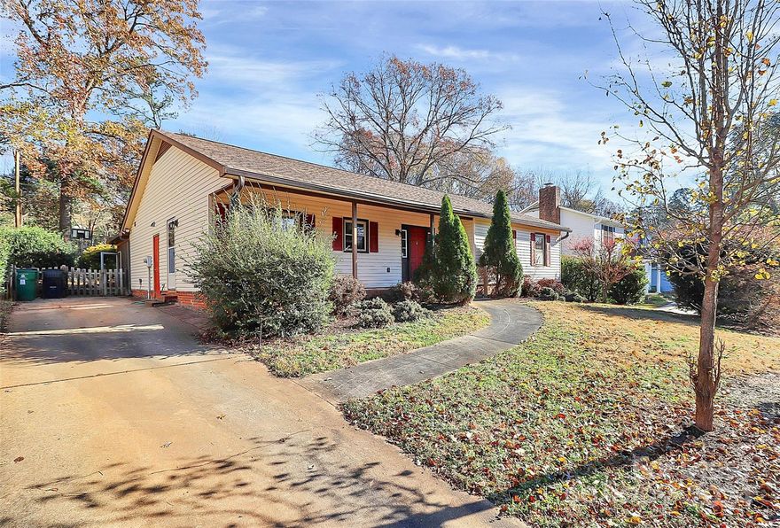 Nicely update and well kept up ranch in desirable location in south Charlotte.  Close to shopping and restaurants with easy access to the South Park area.  Nice front porch, spacious foyer with hardwood floors.  The Living room is large and has a fireplace and french door to the enclosed sunroom. Separate dining room and eat in kitchen that has been updated with new cabinets, counters, tile floors and appliances.  There is also a screen porch in the back that is attatched to the heated Sunroom.
Fenced back yard with storage shed.   Rental price includes lawn care.