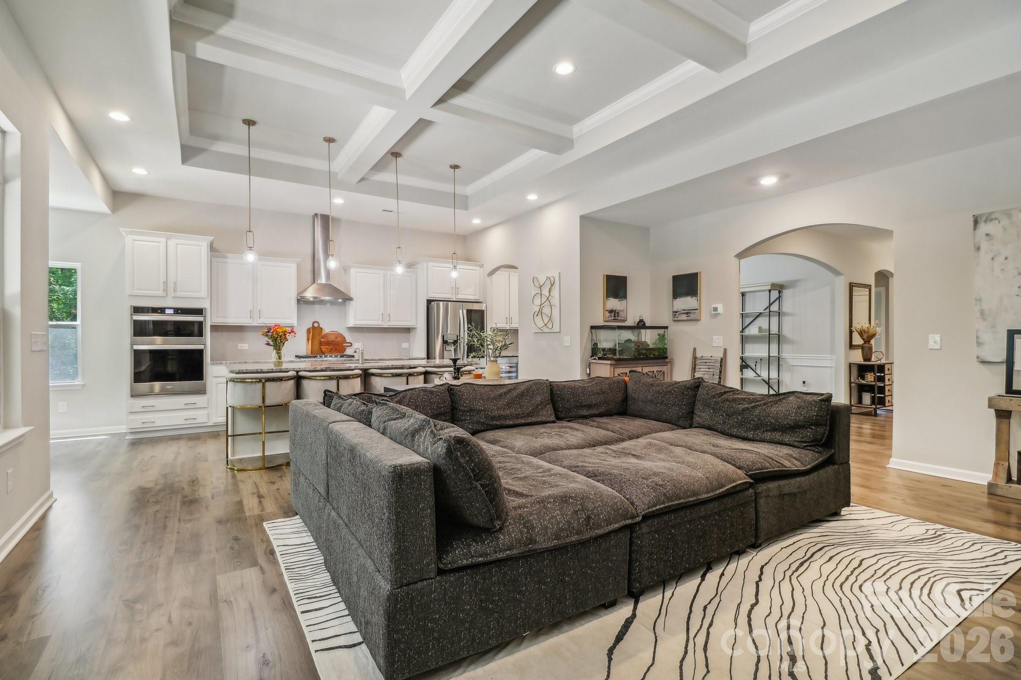 10117 Lakeshore Drive