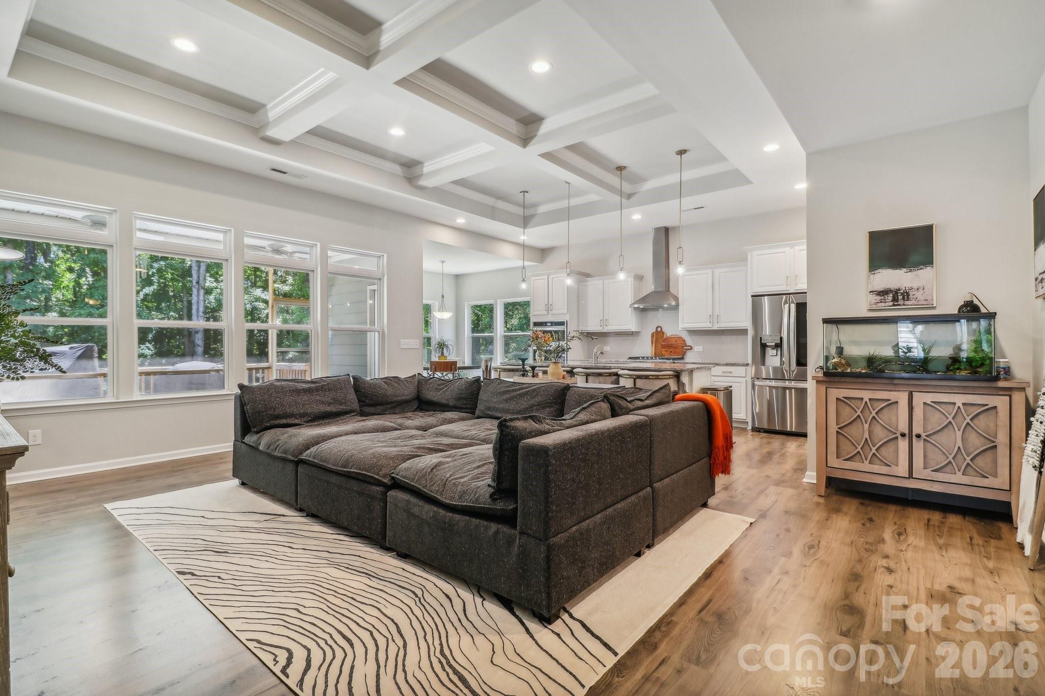 10117 Lakeshore Drive