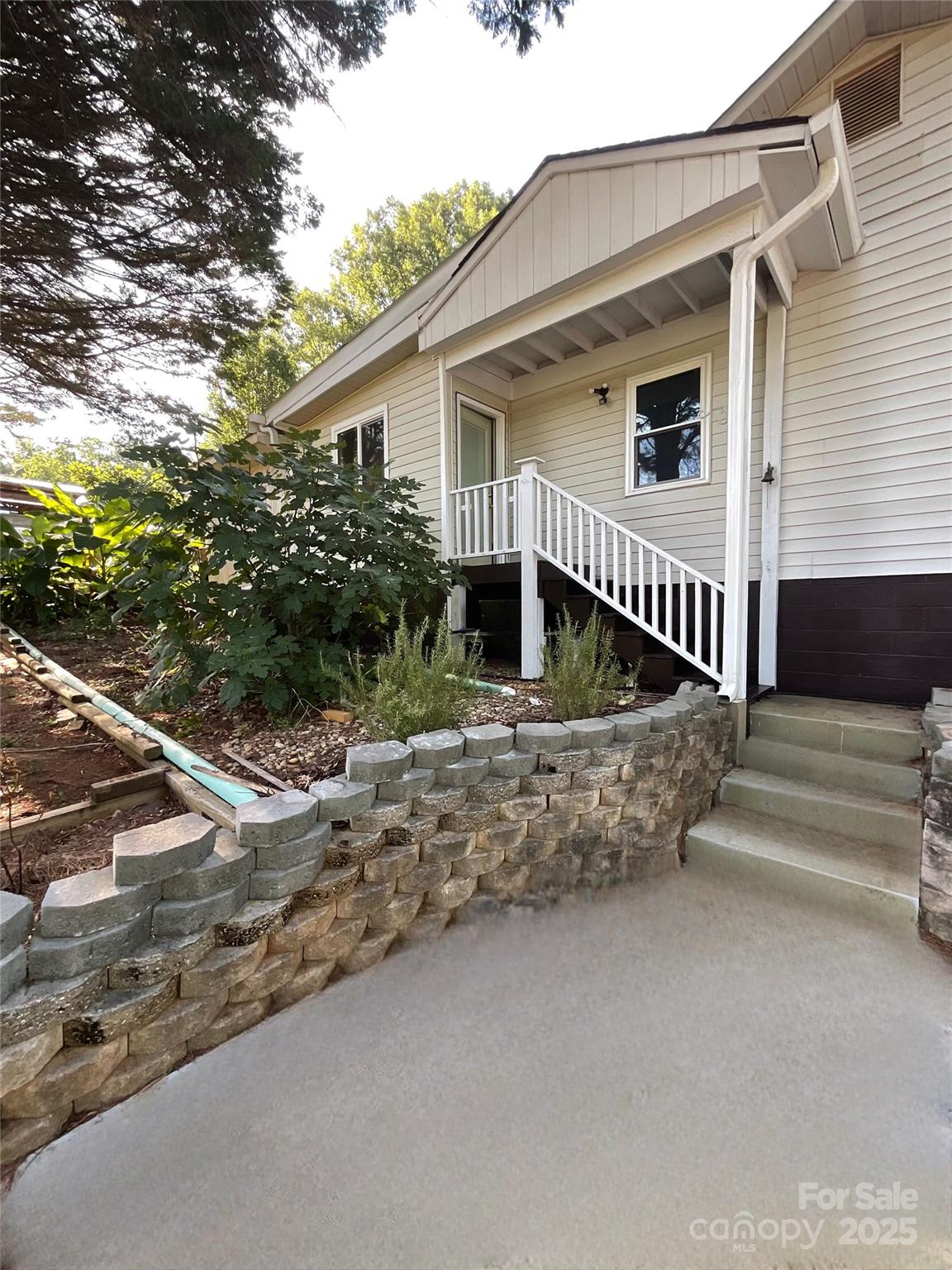 106 N Tracy Street