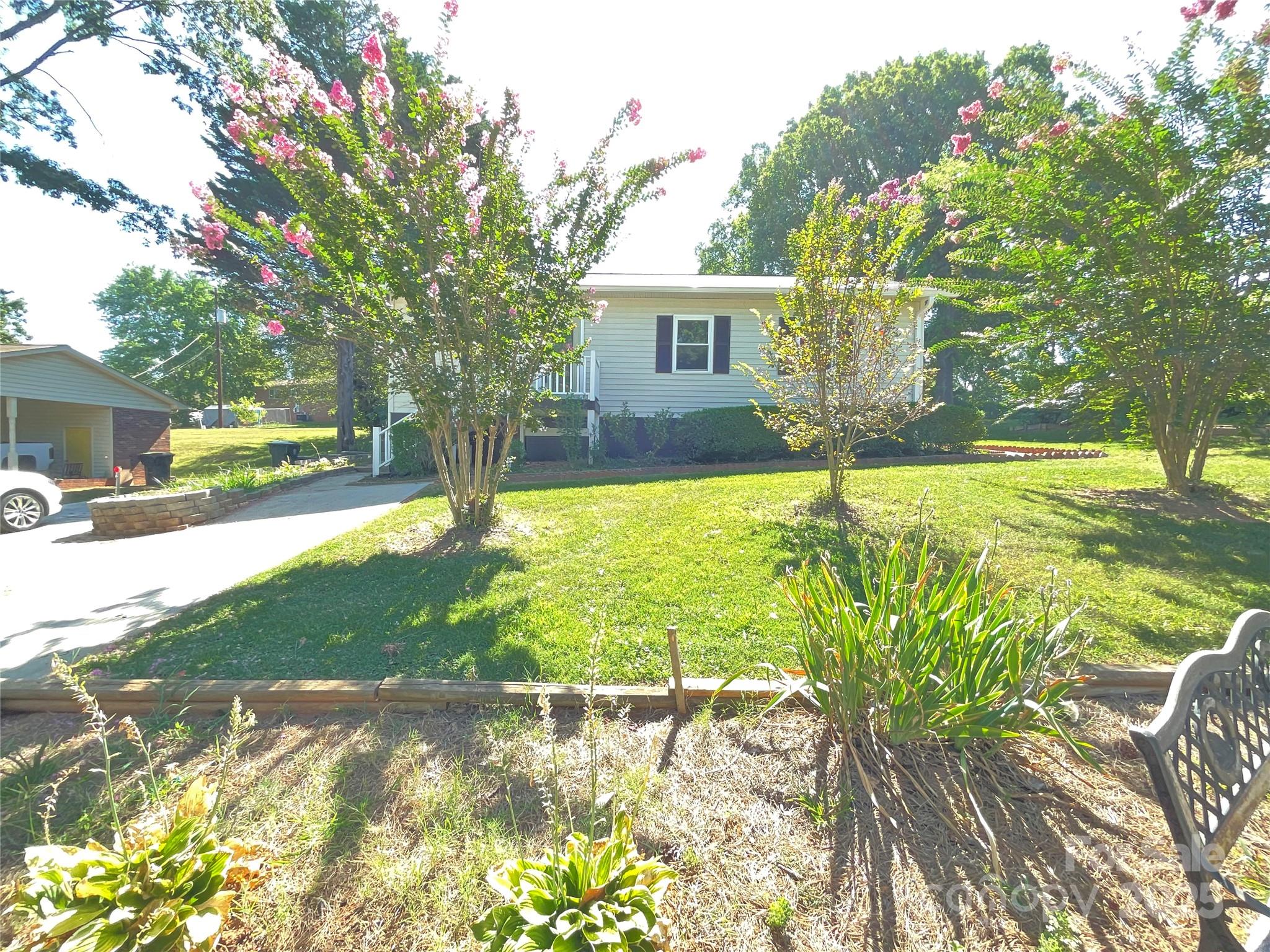 106 N Tracy Street