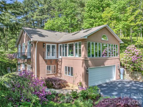 Photo of 200 Robinhood Road, Asheville, NC 28804 (MLS # 4361216)