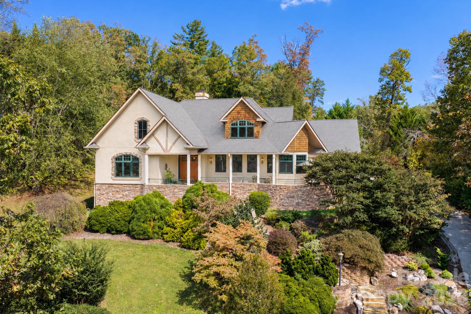 211 South Plains Drive