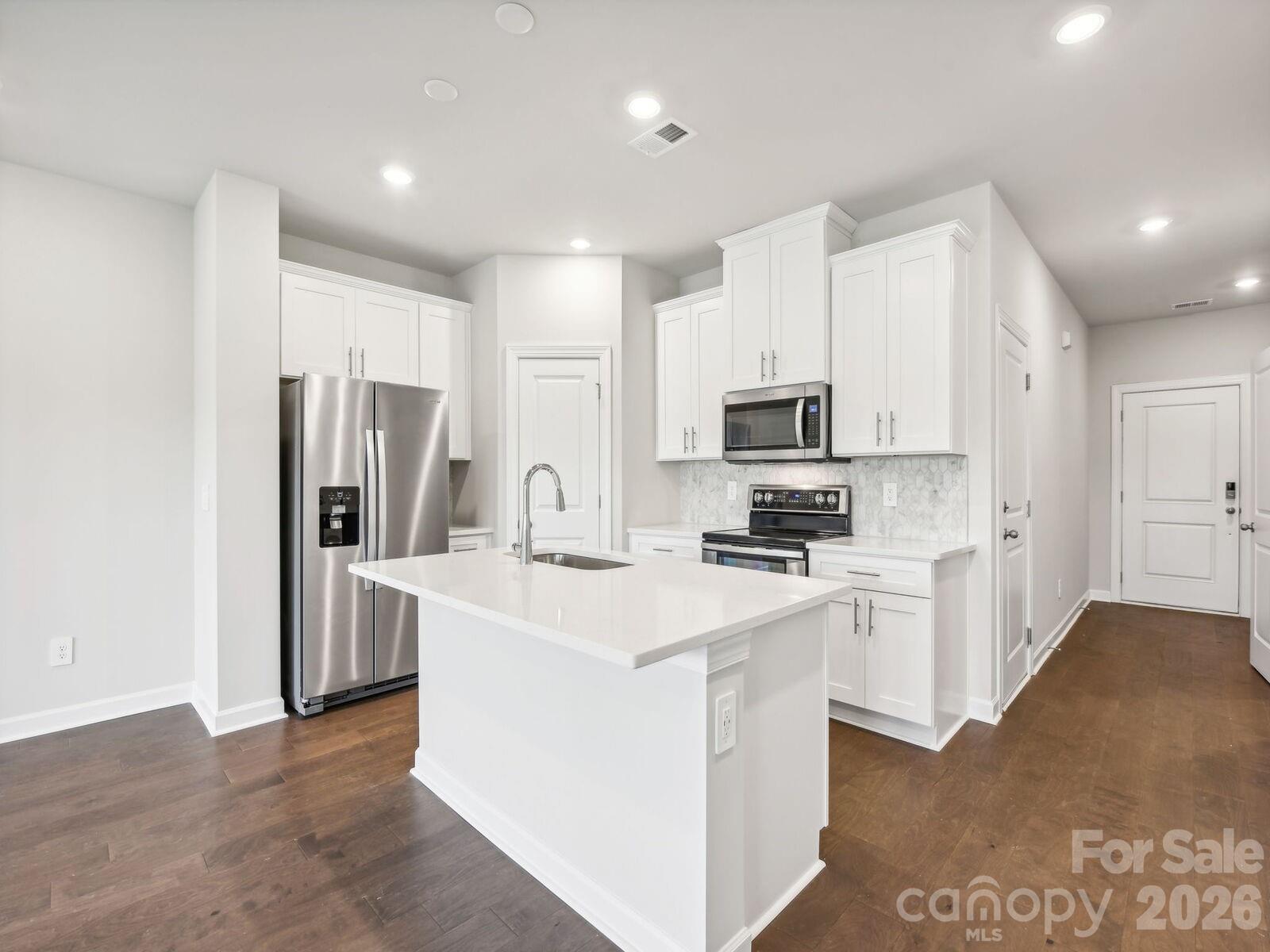 9045 Foggy Brook Loop