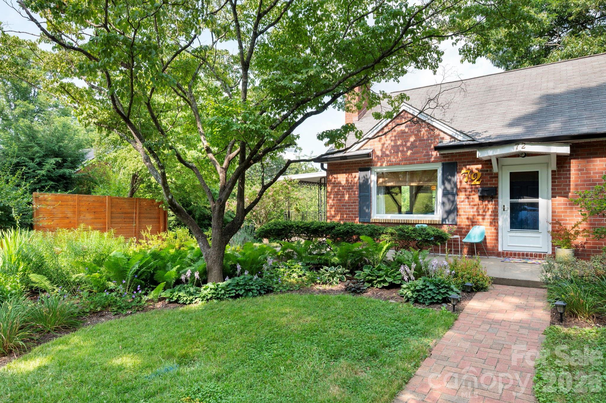 72 Ivanhoe Avenue