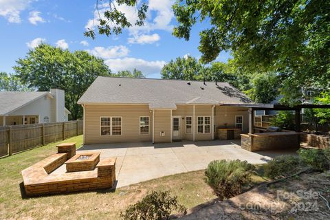 A home in Huntersville