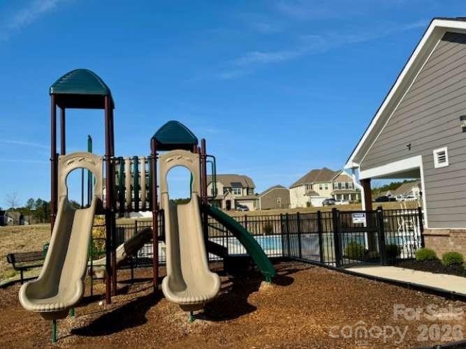 Falls Cove at Lake Norman - Residential