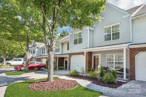 8108 Christmas Court Charlotte NC 28216