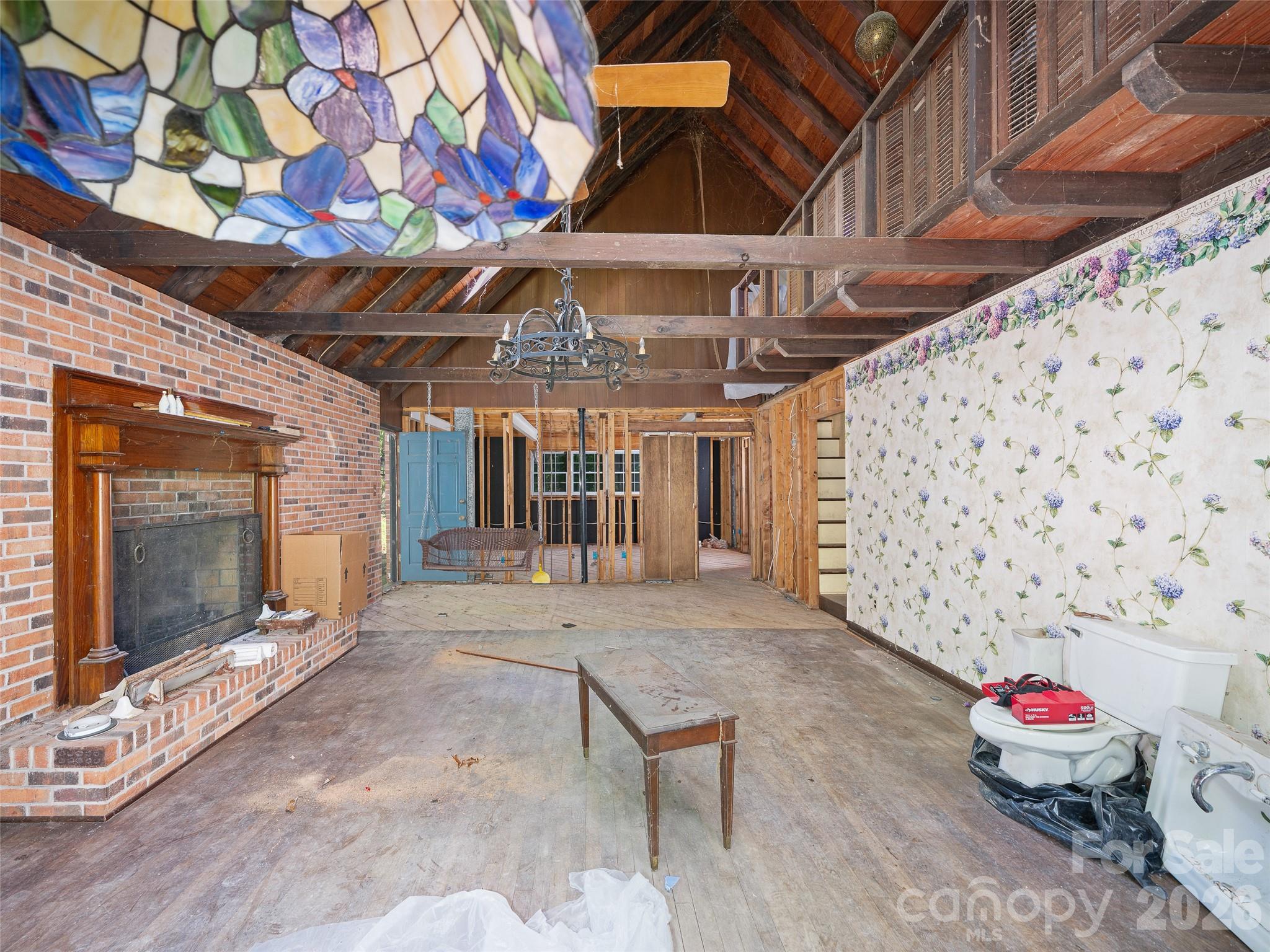 639 Hunter Street