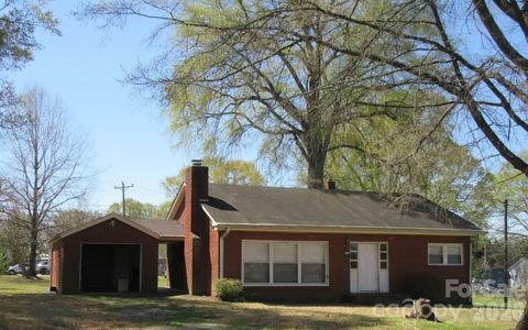 610 E Maryland Avenue Bessemer City NC 28016