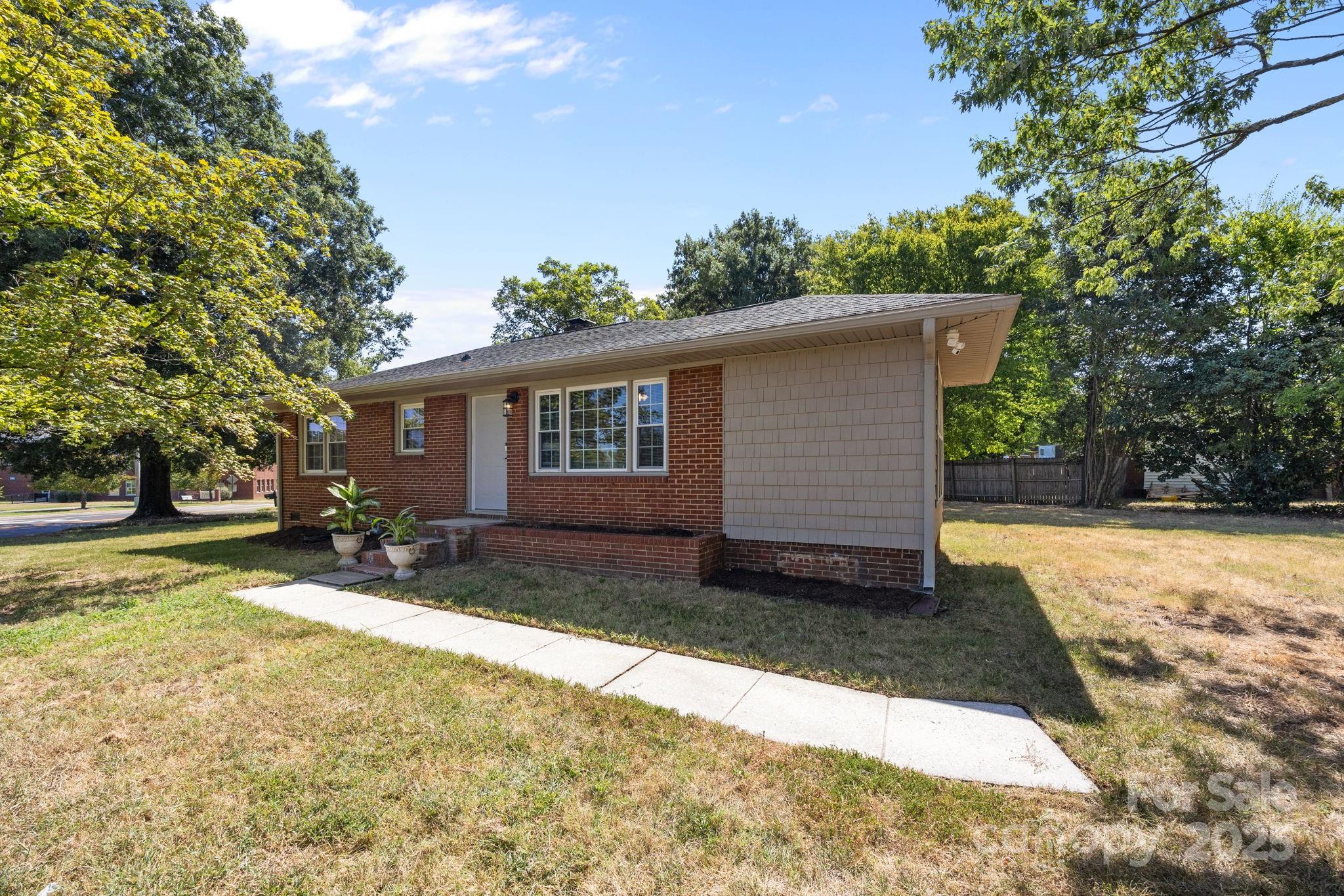 201 Lowry Street