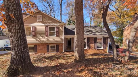 Photo of 3331 Donovan Place, Charlotte, NC 28215 (MLS # 4373575)