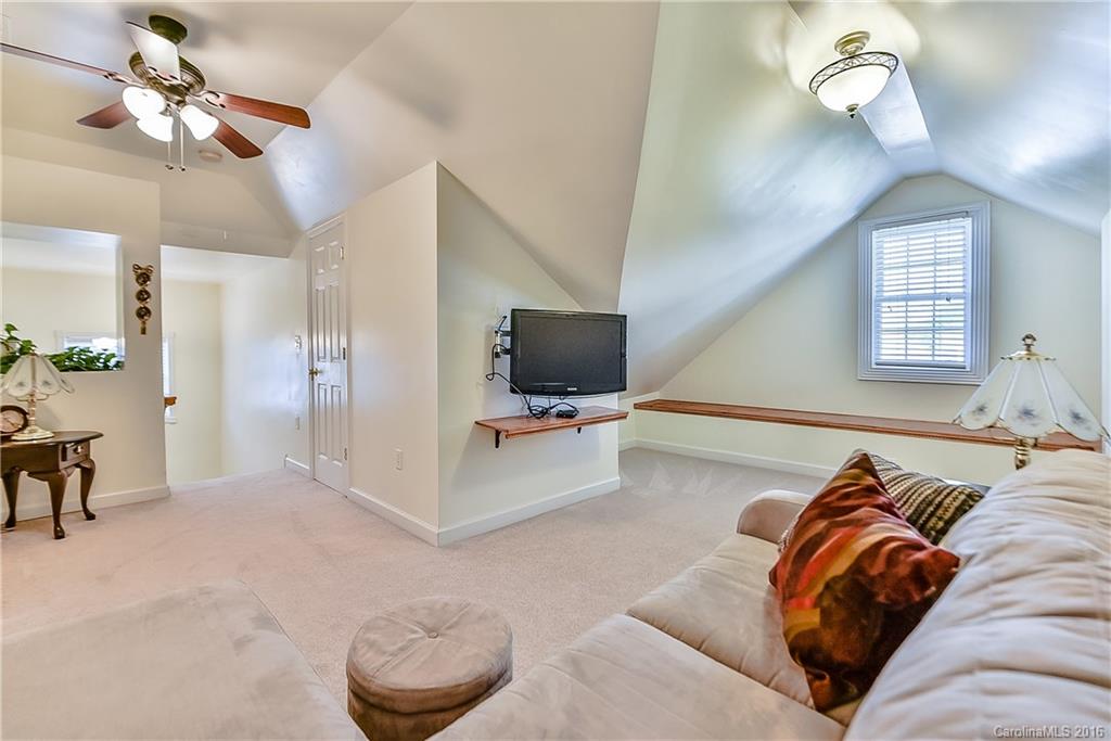 Hunter Oaks - Residential