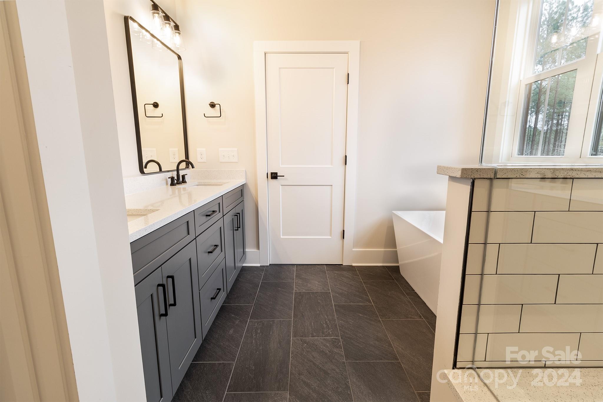 Royal Pines - Residential