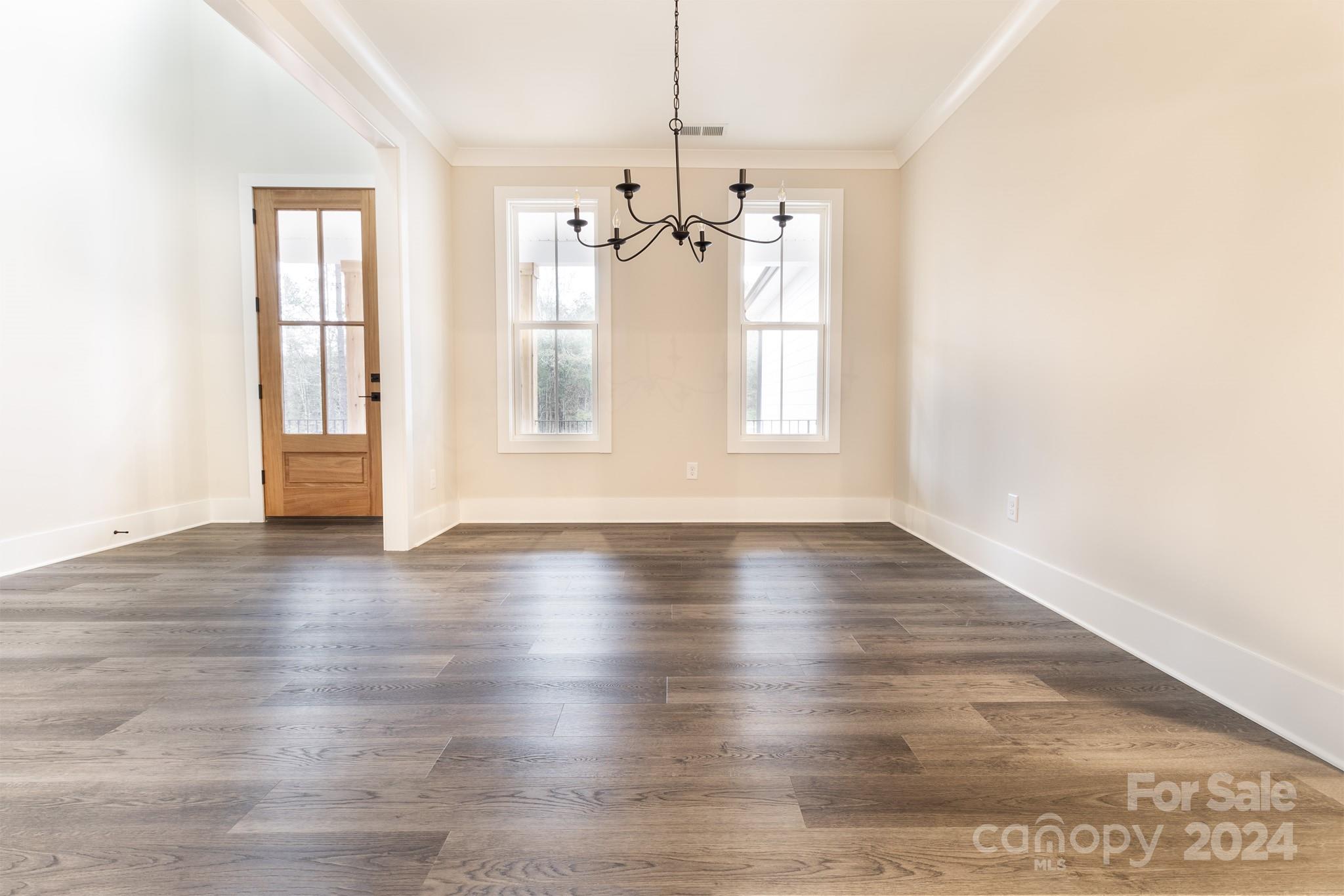 Royal Pines - Residential