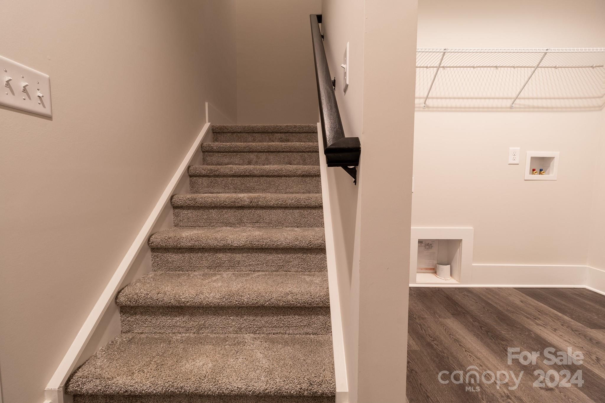 Royal Pines - Residential