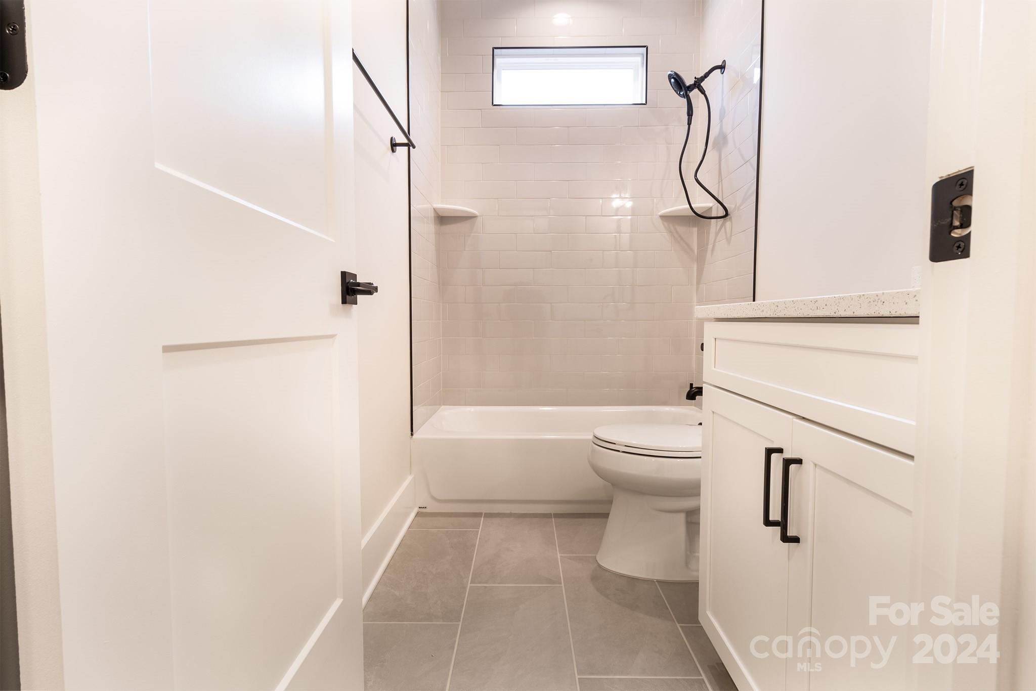 Royal Pines - Residential