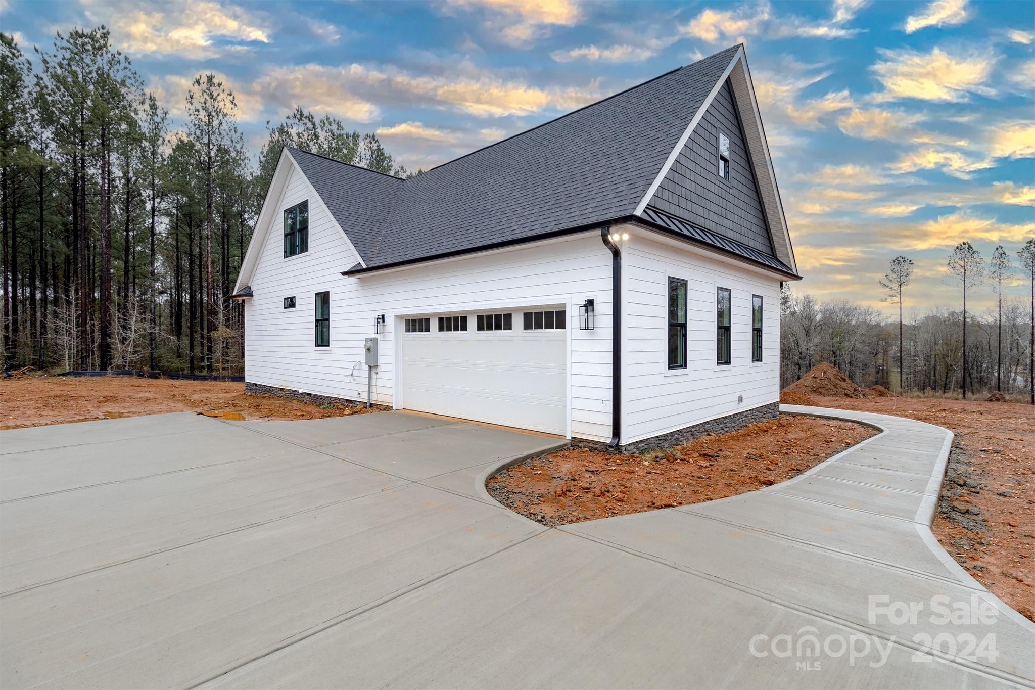 Royal Pines - Residential