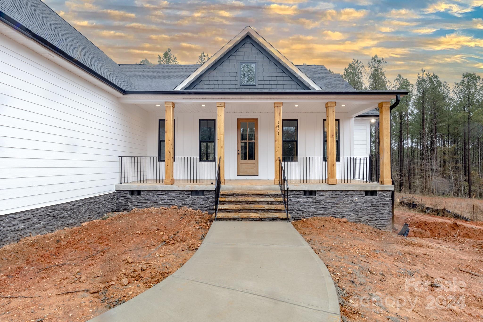 Royal Pines - Residential