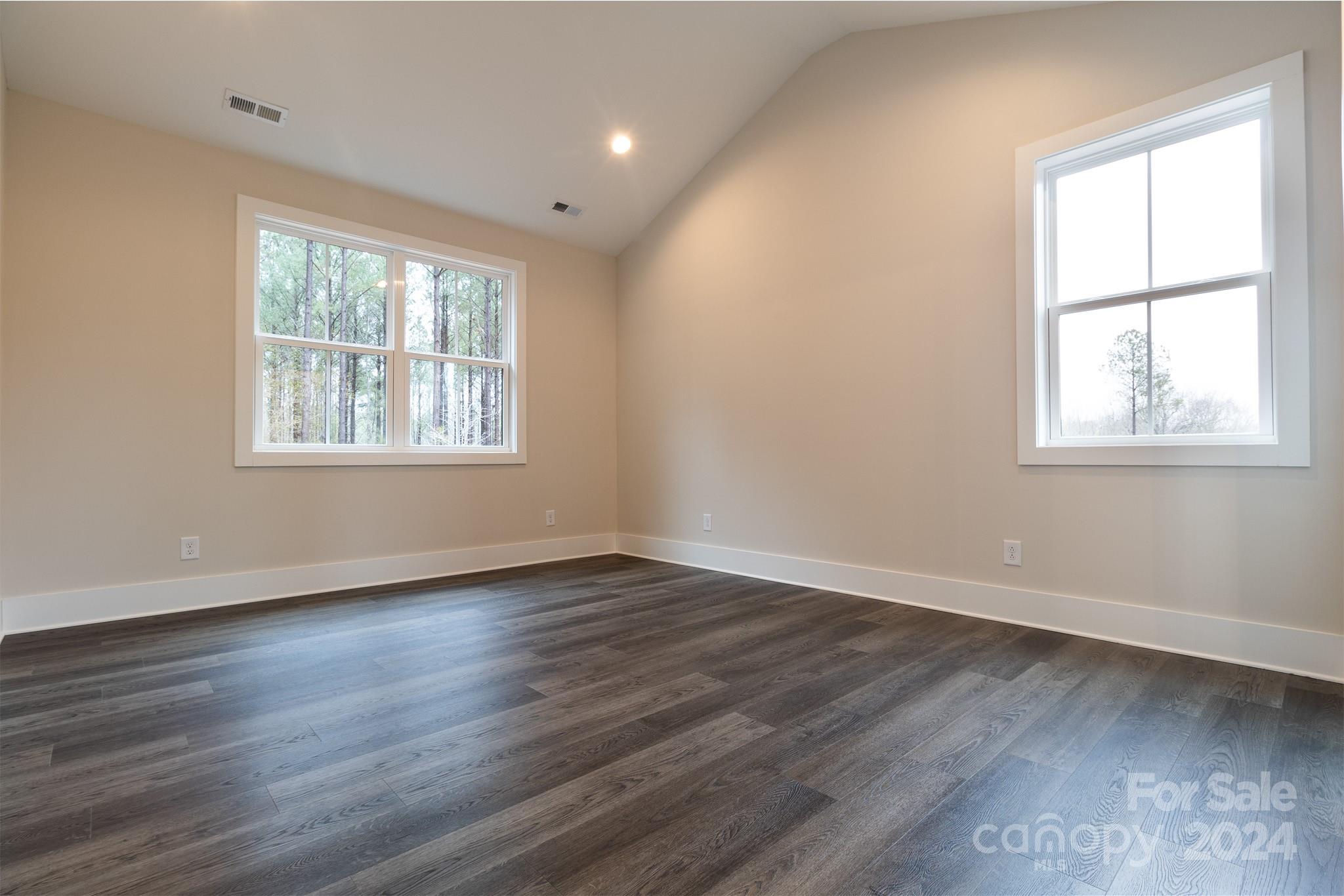 Royal Pines - Residential