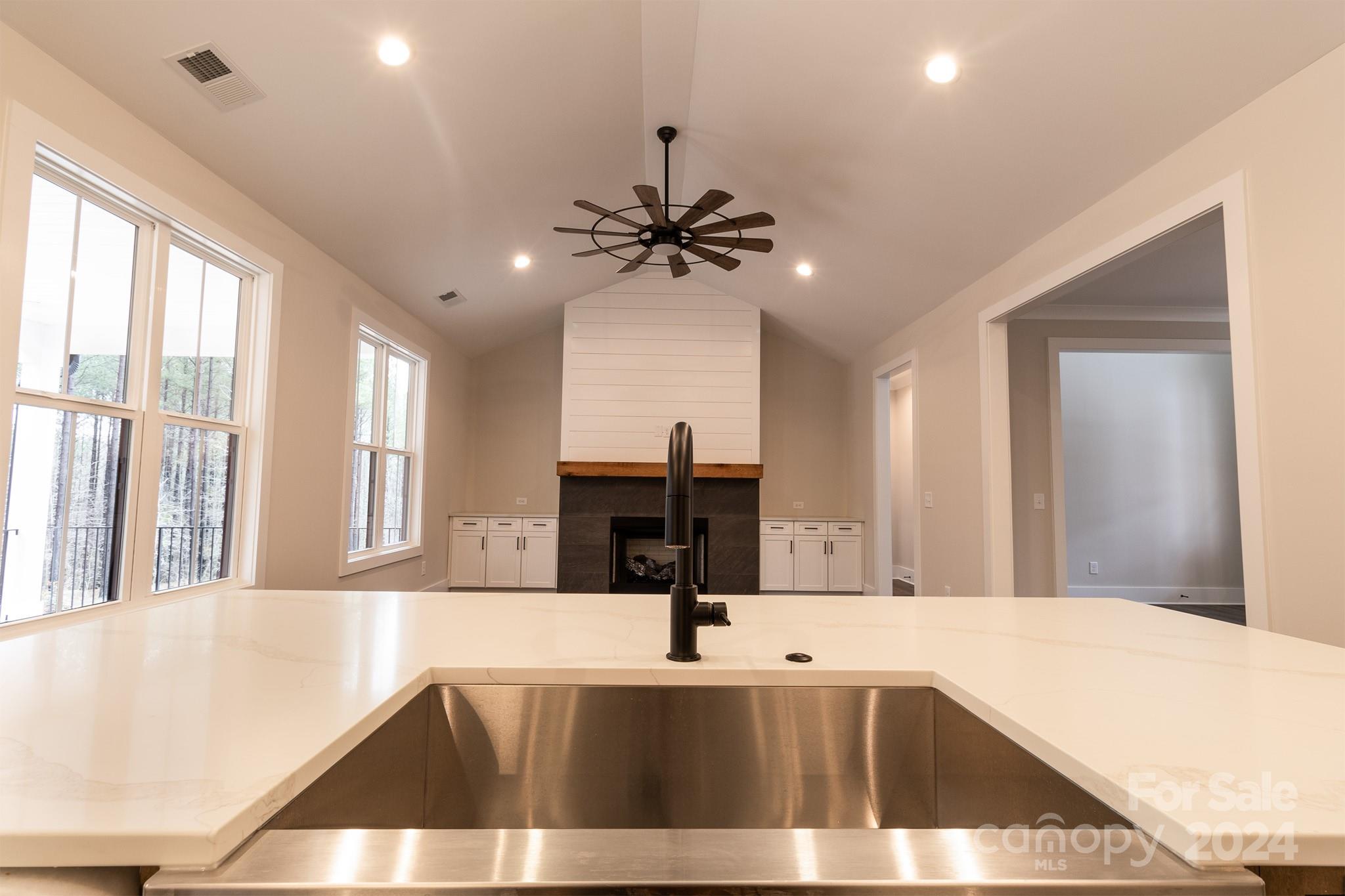 Royal Pines - Residential