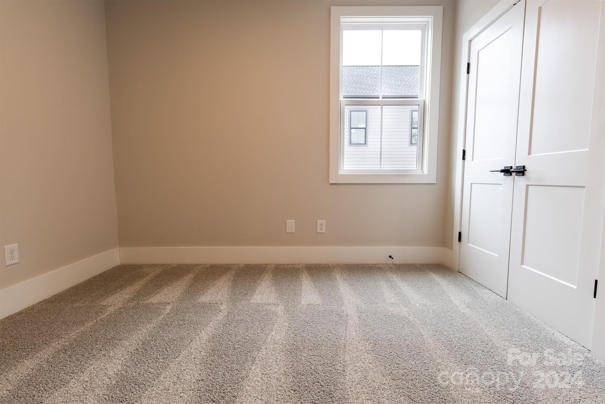 Royal Pines - Residential