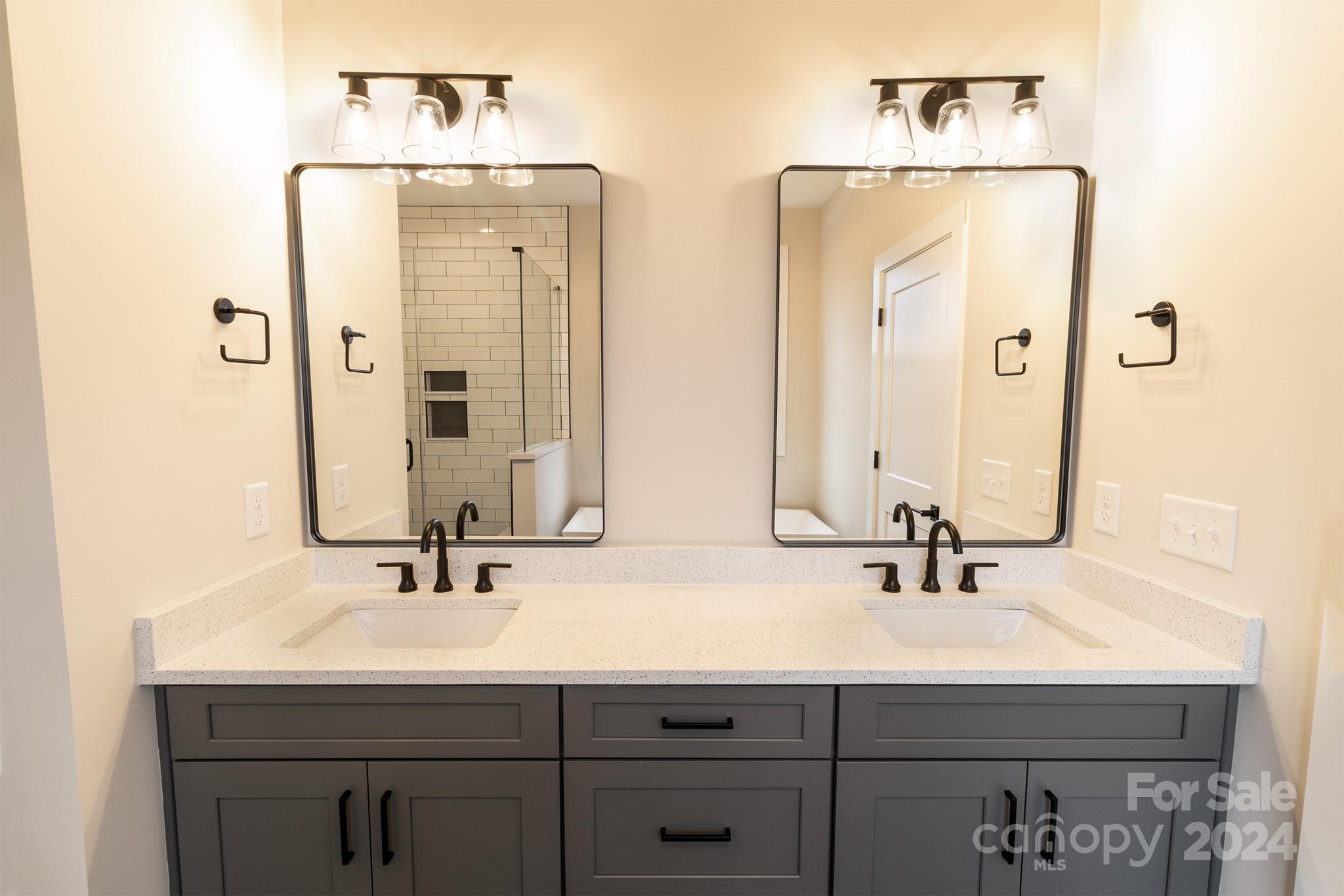 Royal Pines - Residential