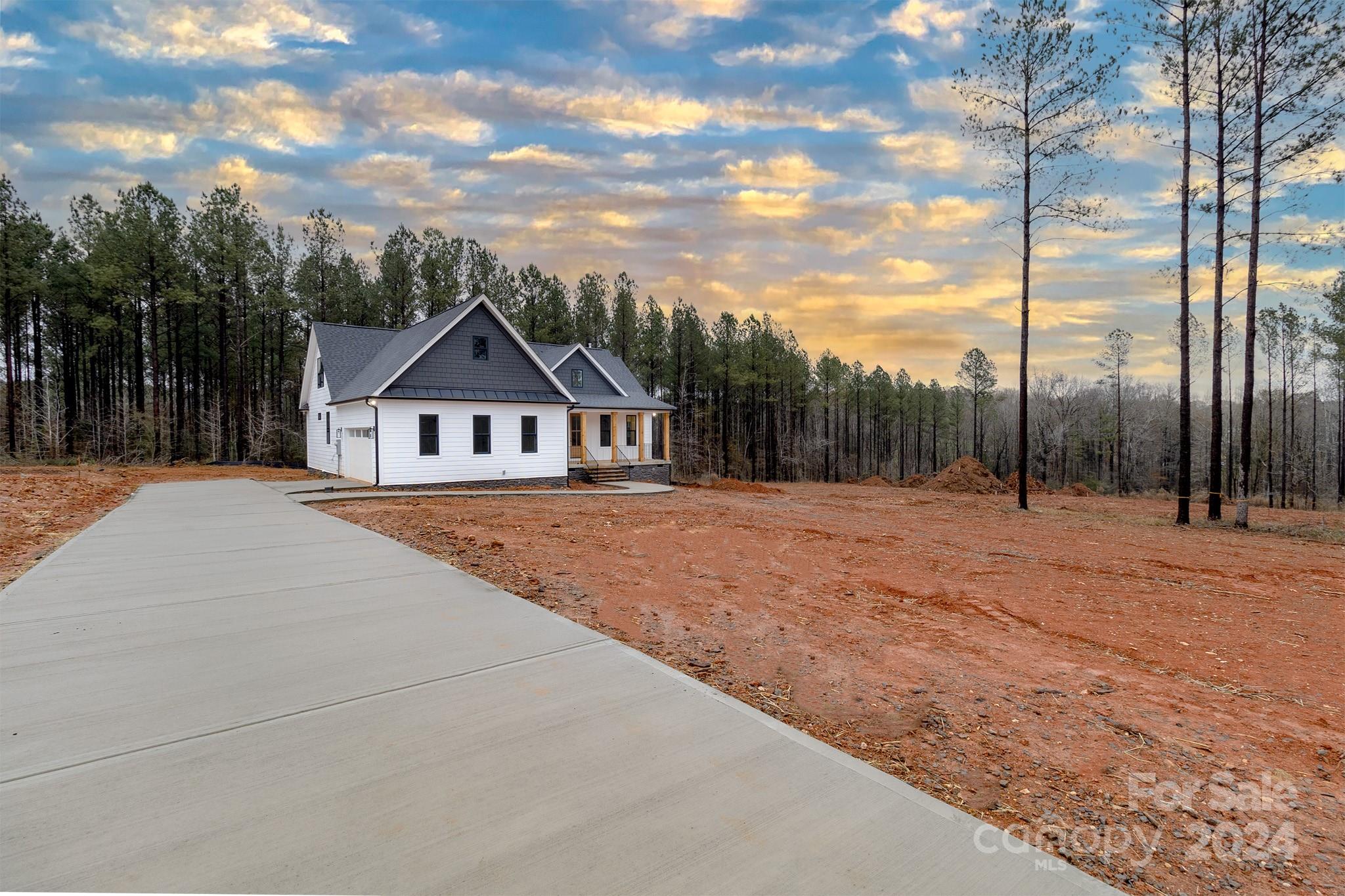 Royal Pines - Residential