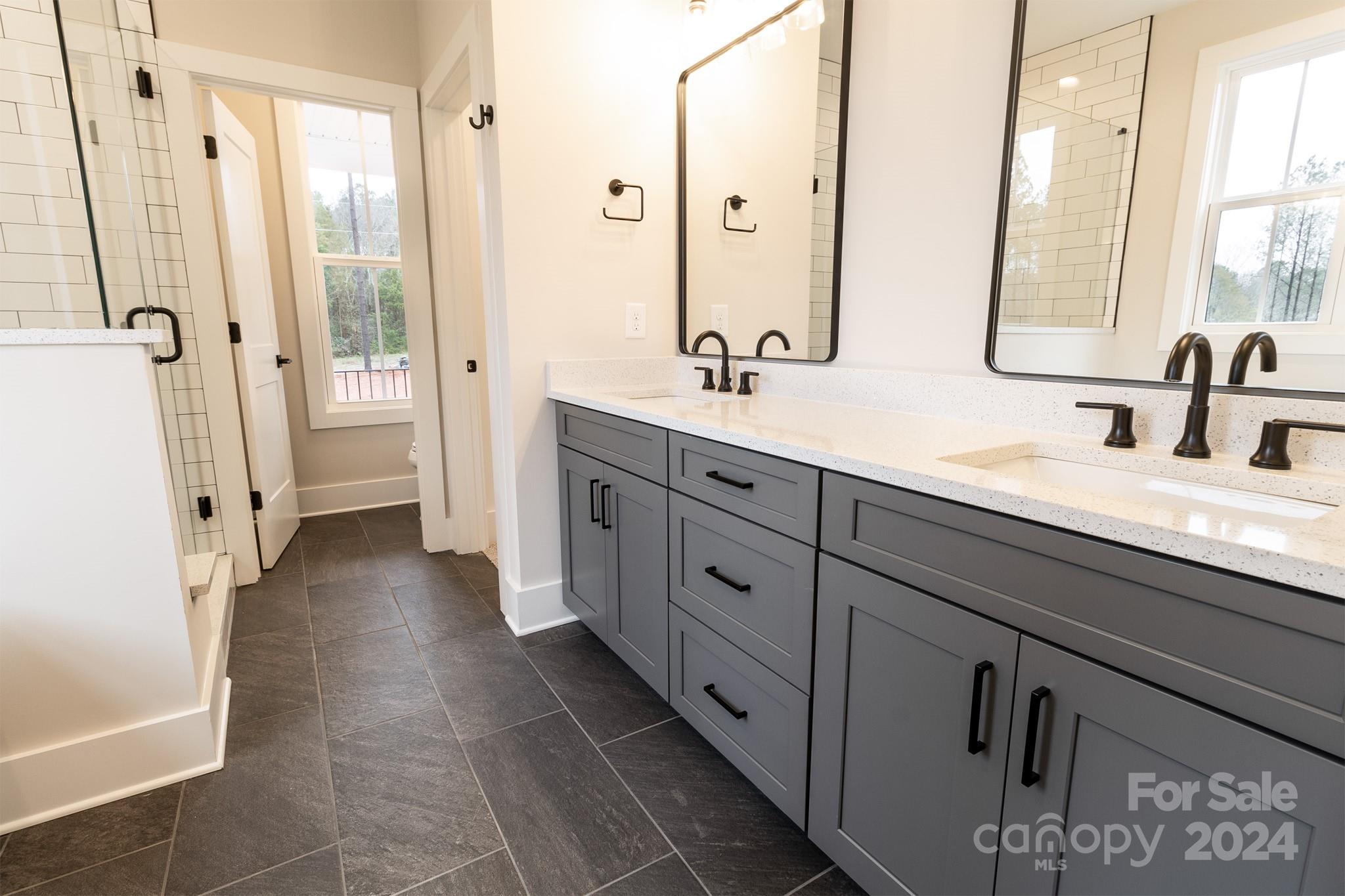 Royal Pines - Residential