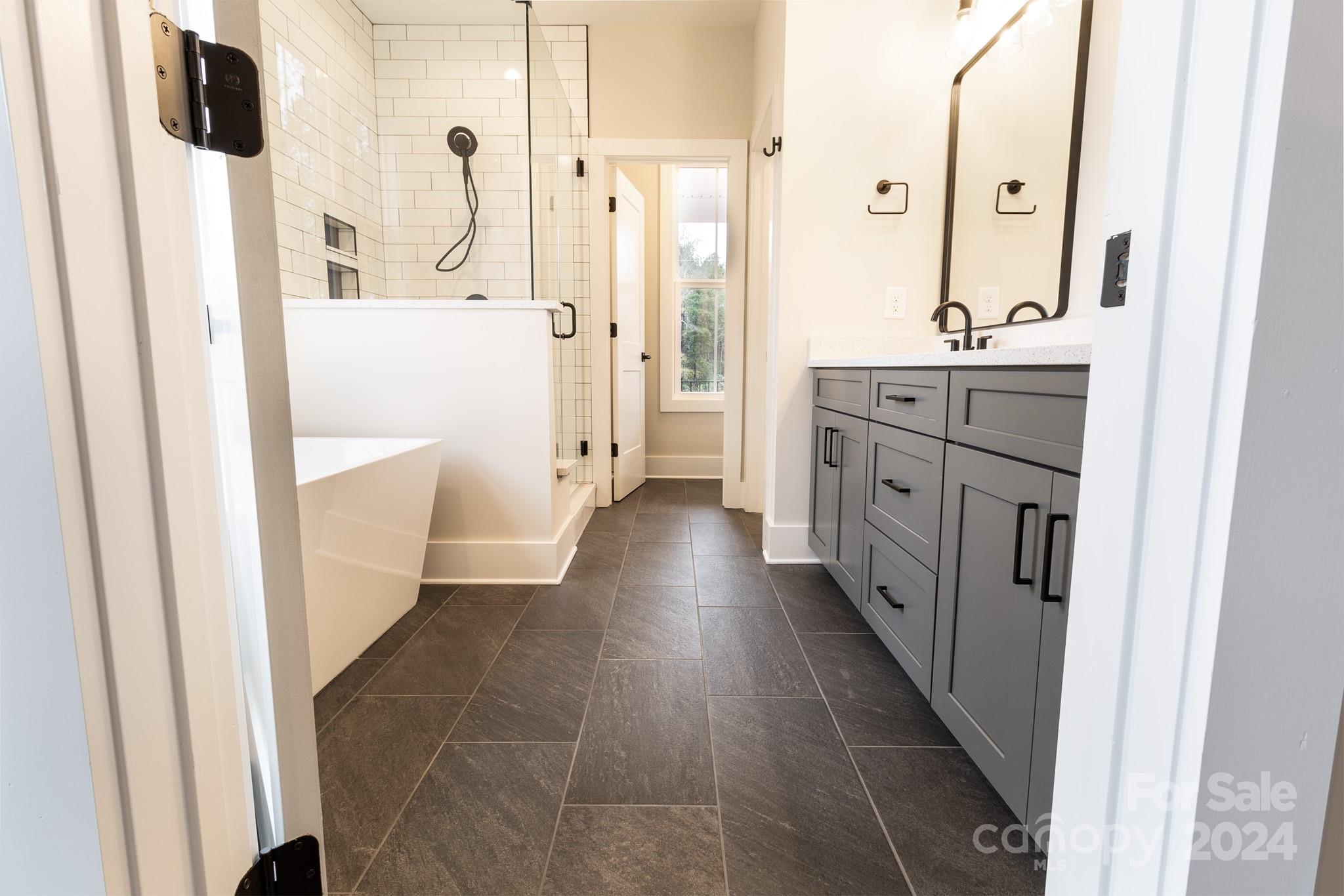 Royal Pines - Residential