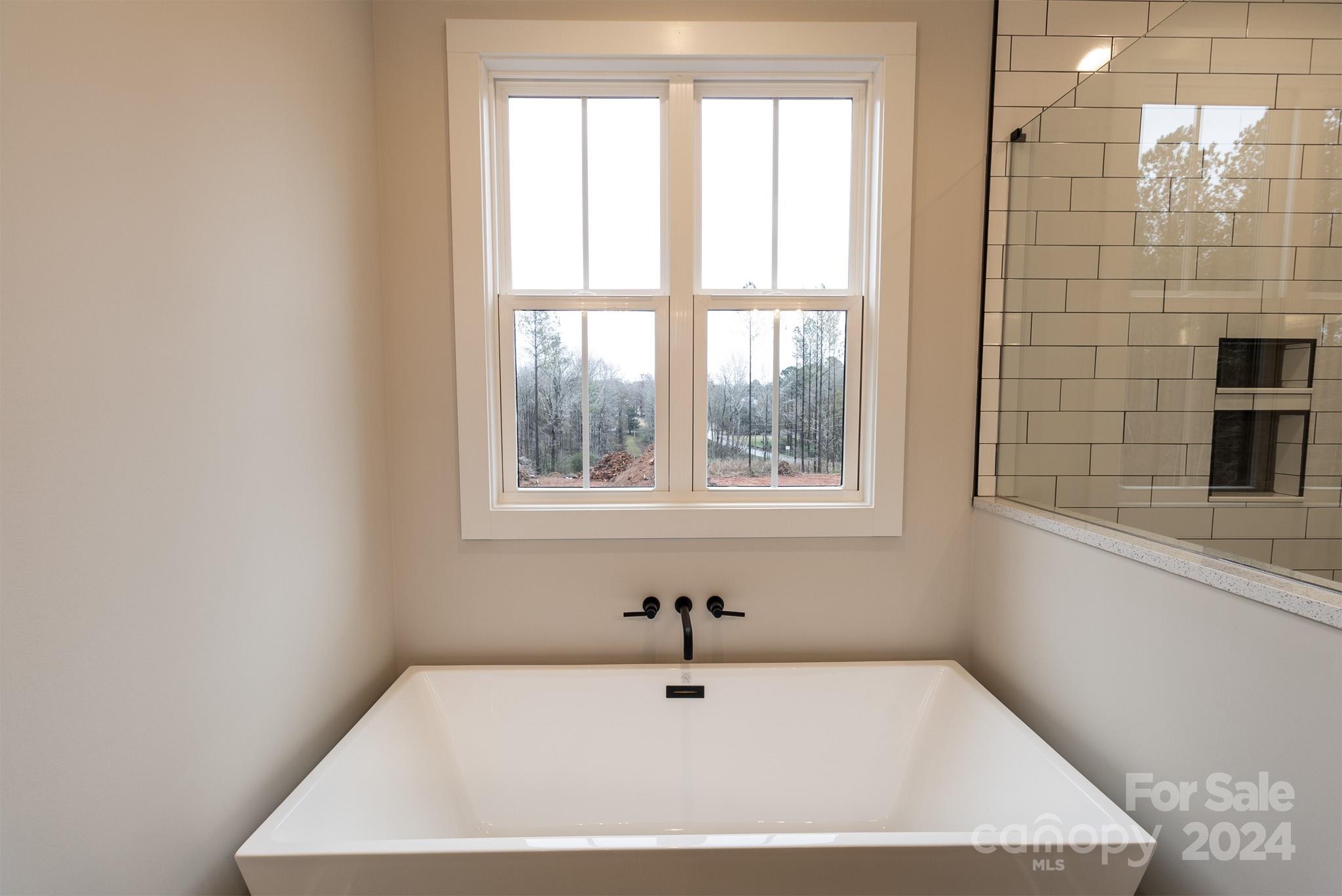 Royal Pines - Residential