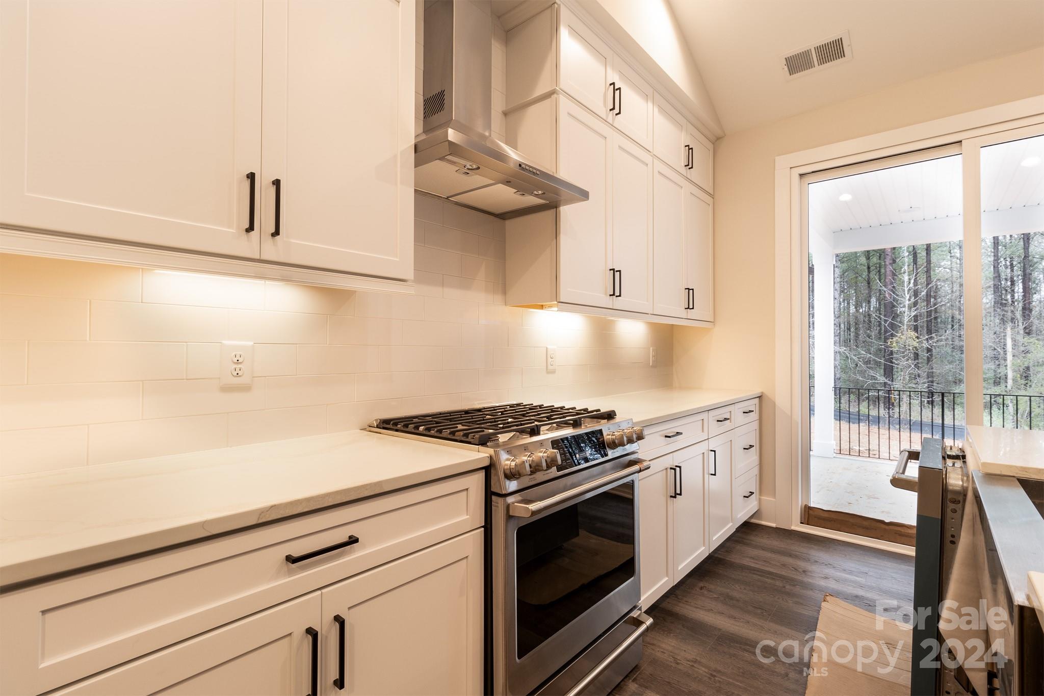 Royal Pines - Residential