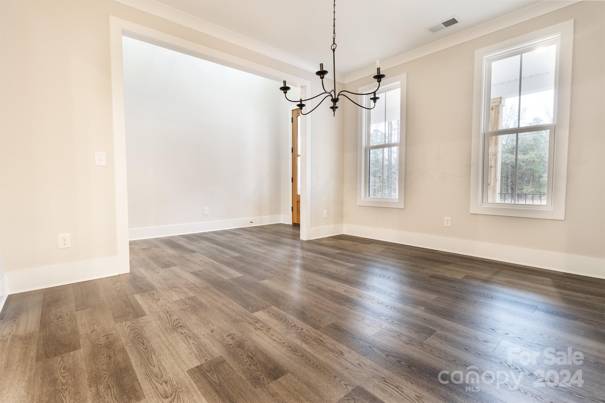 Royal Pines - Residential