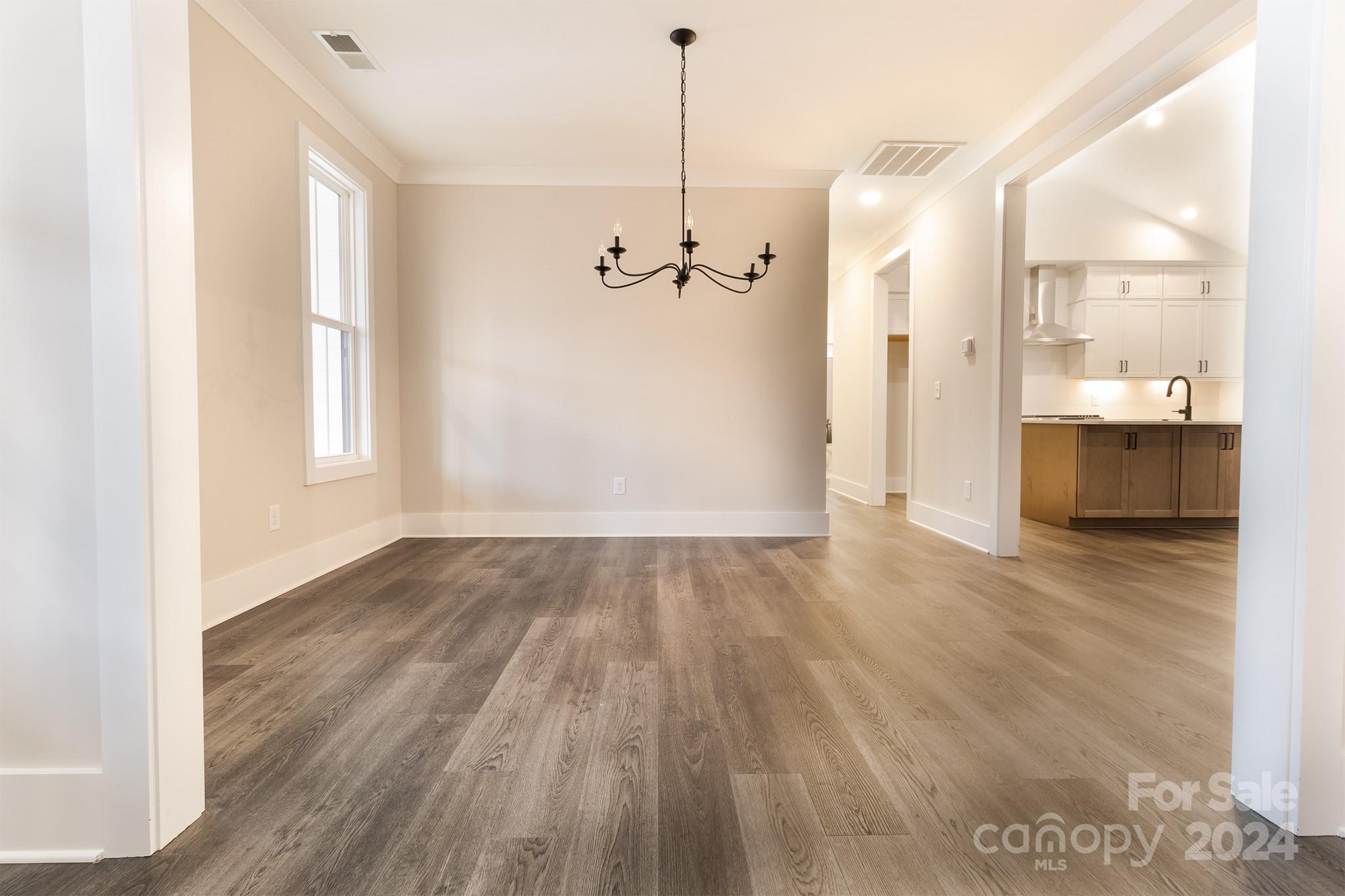 Royal Pines - Residential