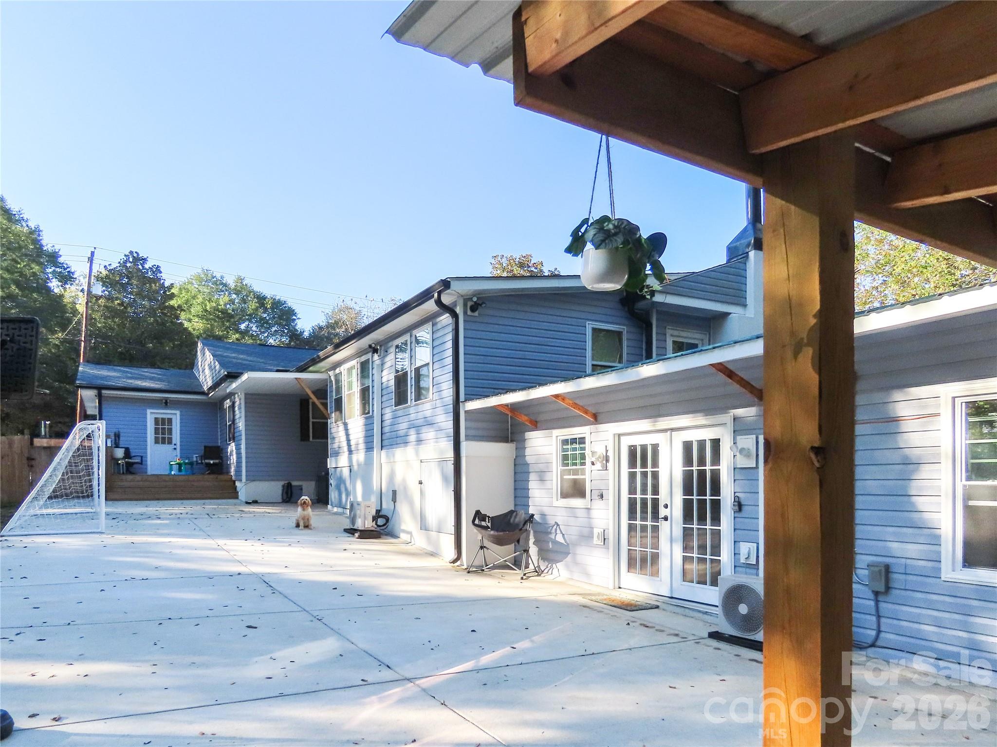 214 E Springs Street