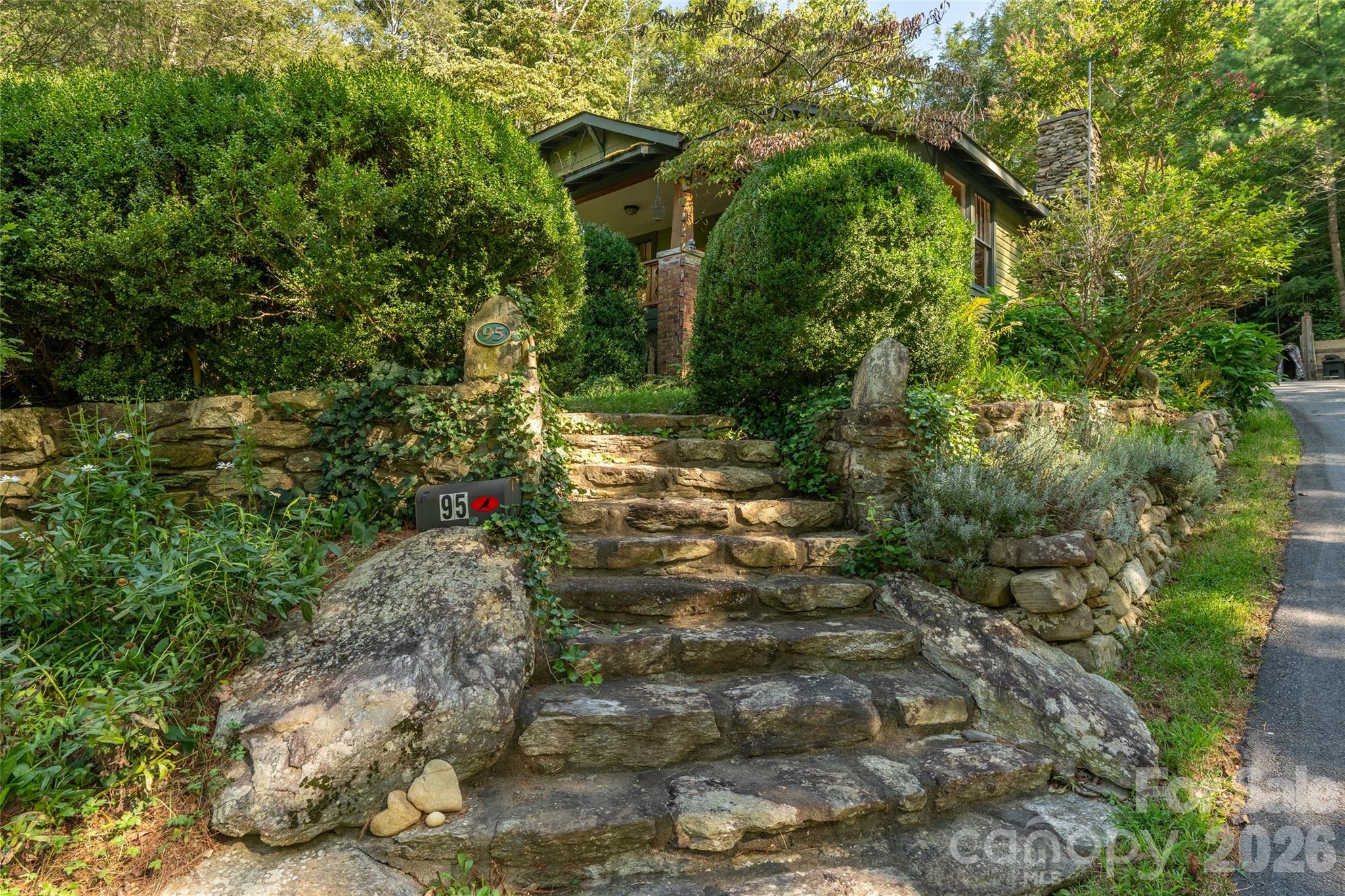 95 Chestnut Hill Loop Road