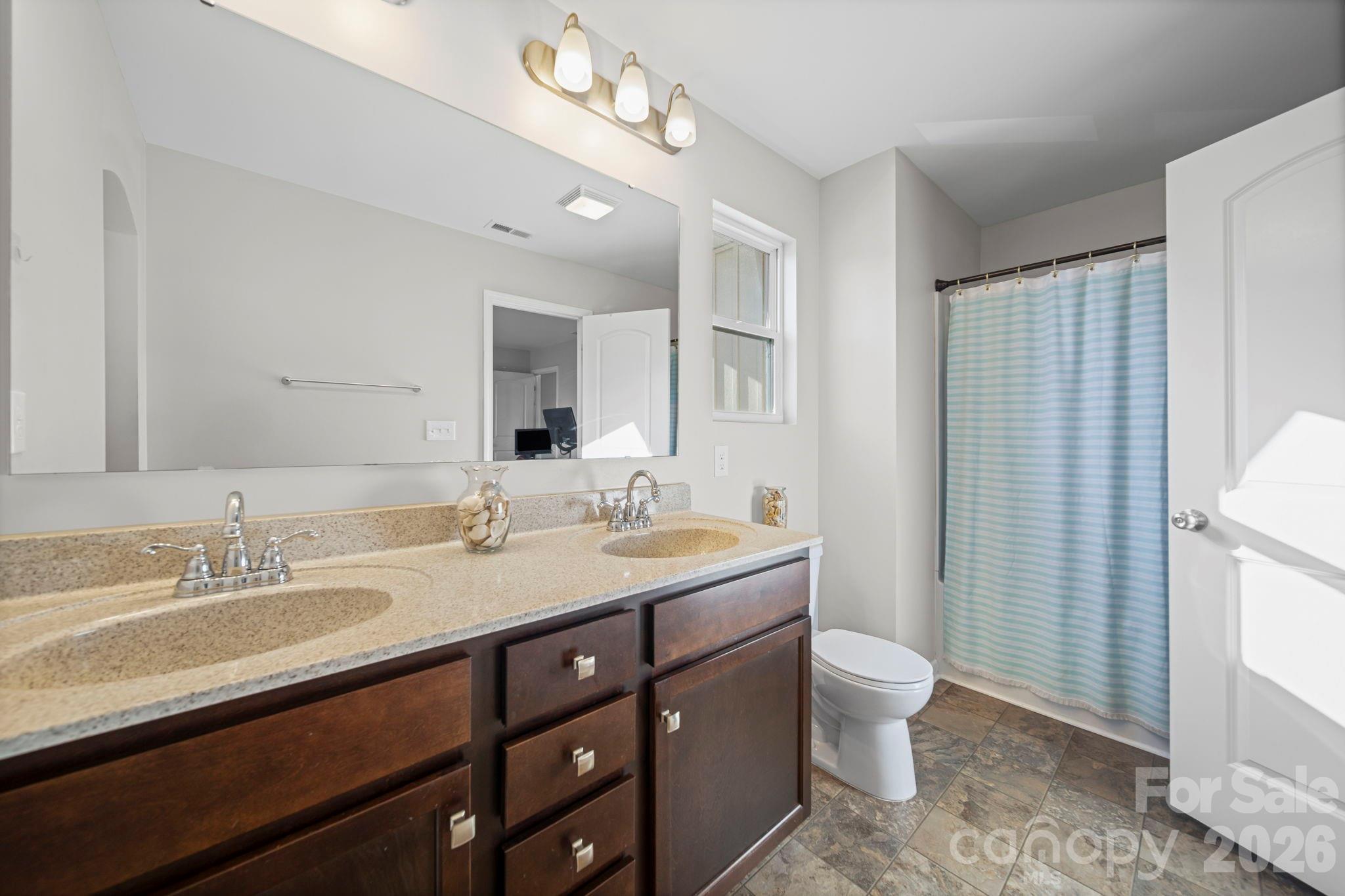 Newport Lakes - Residential